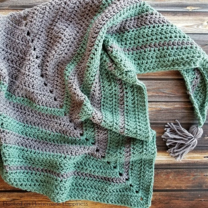 Easy All DC Triangle Scarf Crochet Pattern