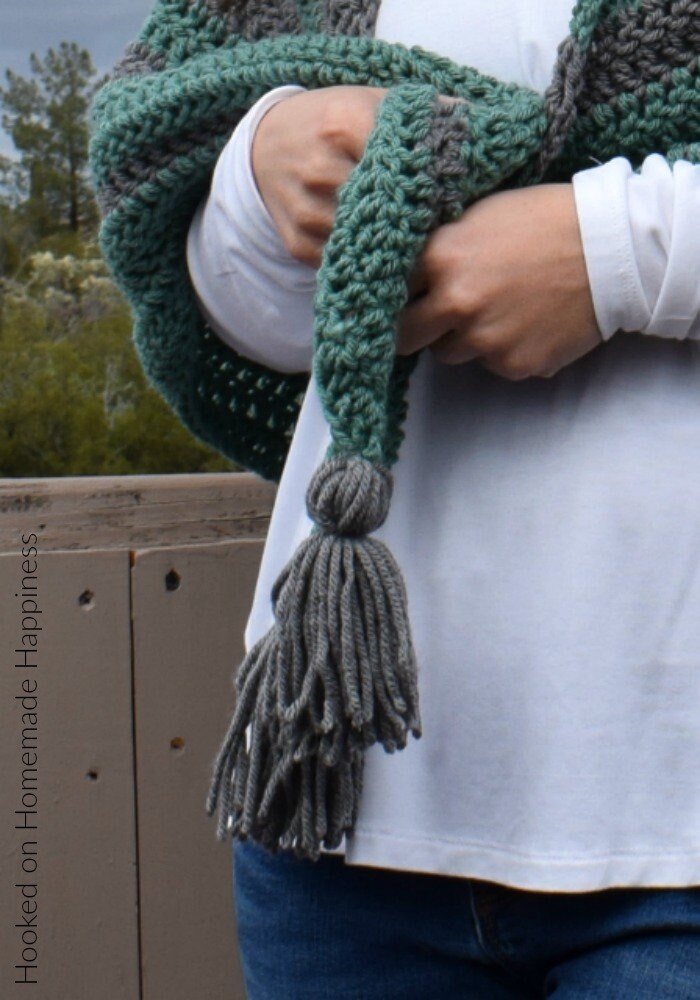 Easy All DC Triangle Scarf Crochet Pattern